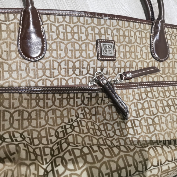 Giani Bernini handbag with many compartments - Picture 2 of 11